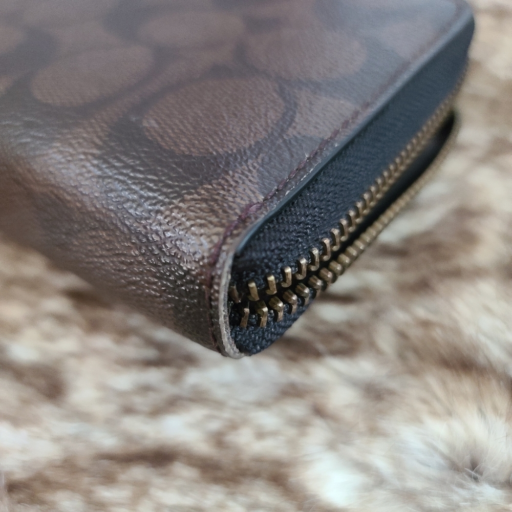 Coach Wallet - Picture 9 of 13